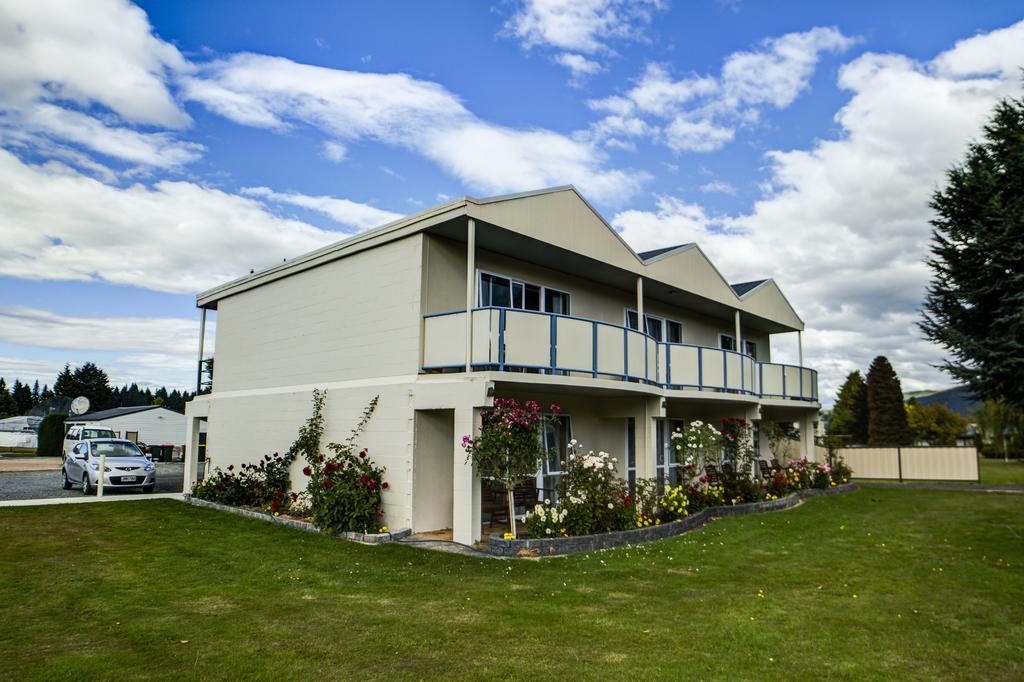 Parklands Motel & Apartments Te Anau Exterior photo